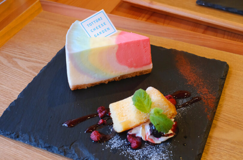 虹レアチーズケーキ／¥400(税込)