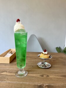 【米子市】喫茶 イージーフロー｜2023年3月オープン！カラフルなクリームソーダが素敵なカフェ