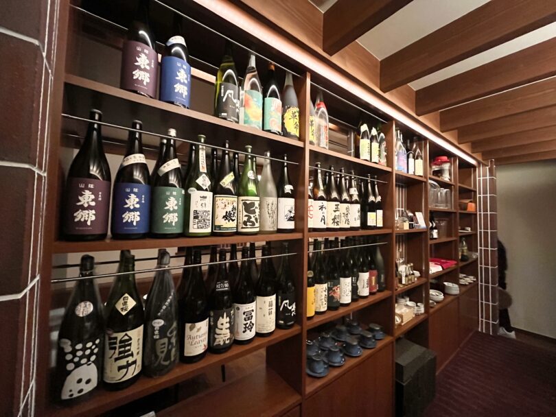 お酒の種類も沢山あり、洋食屋さんにしては珍しく、日本酒の種類も豊富です。