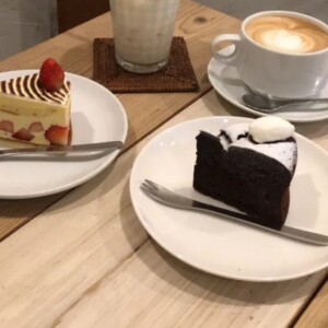 【鳥取県鳥取市】pâtisserie ＆ cafe drop（パティスリーアンドカフェドロップ）｜可愛らしいおしゃれなケーキ達が並んでいるカフェ♪