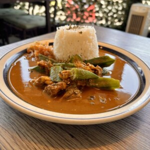 【鳥取市】カレー食堂 Bonheur（ボヌール）｜とろとろ豚軟骨のパイカカレーが名物！辛さを選べる、シャバシャバ系スパイスカレー