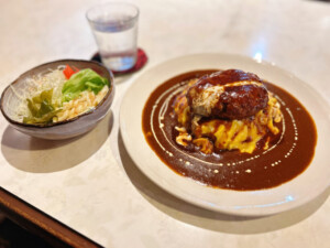 オムハンバーグカレー