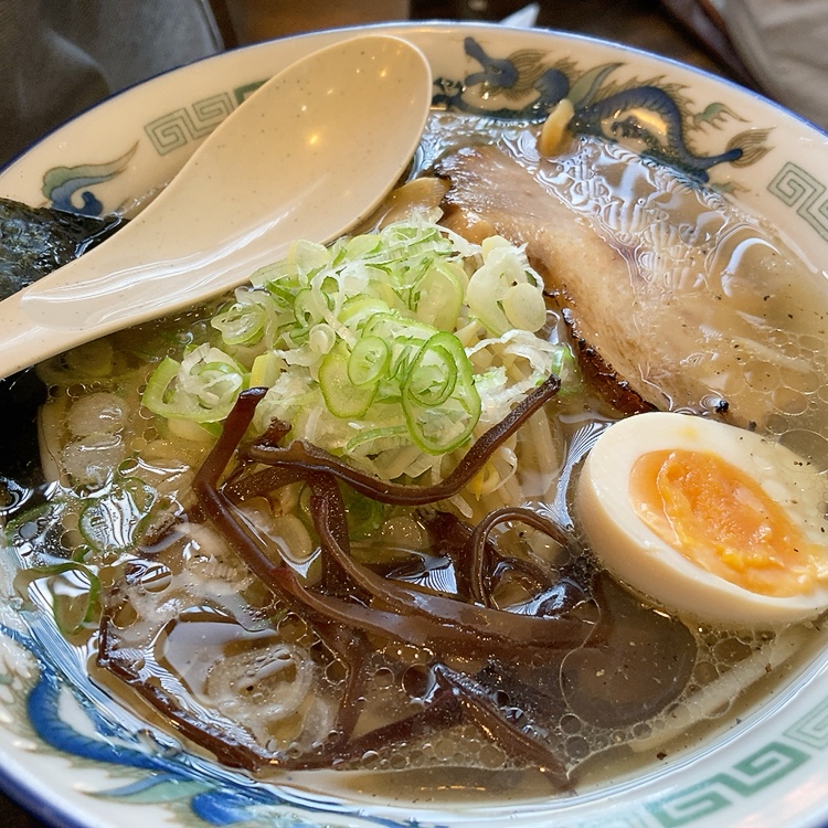 牛骨塩ラーメン 780円(並)