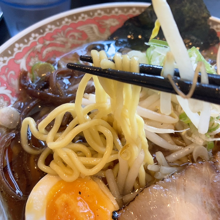 牛骨塩ラーメン 780円(並)