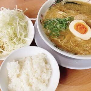 【米子市】ラーメン七福|鶏ガラスープの『金太郎ラーメン』が人気!食べ放題&座敷ありの大満足ラーメン店