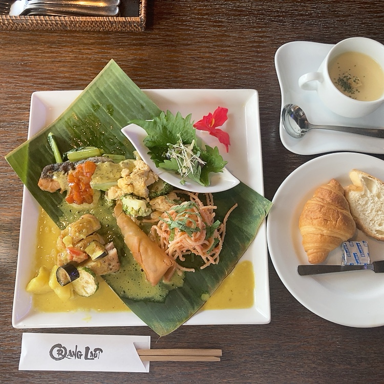 オランラウトスペシャルランチ