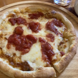 【米子市】ピザハウスベル｜陽気な店主さんがお出迎え！40年愛される昔ながらの焼きたてピザランチ＆テイクアウト