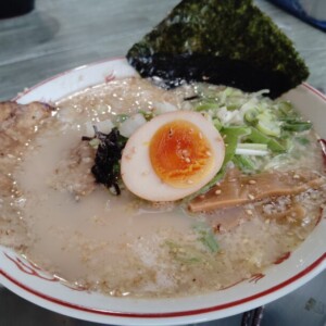 【鳥取市】炭炙りチャーシュー　赤龍｜完食報告が止まらない！鳥取「赤龍」のガッツリ系ラーメンを実食レポート