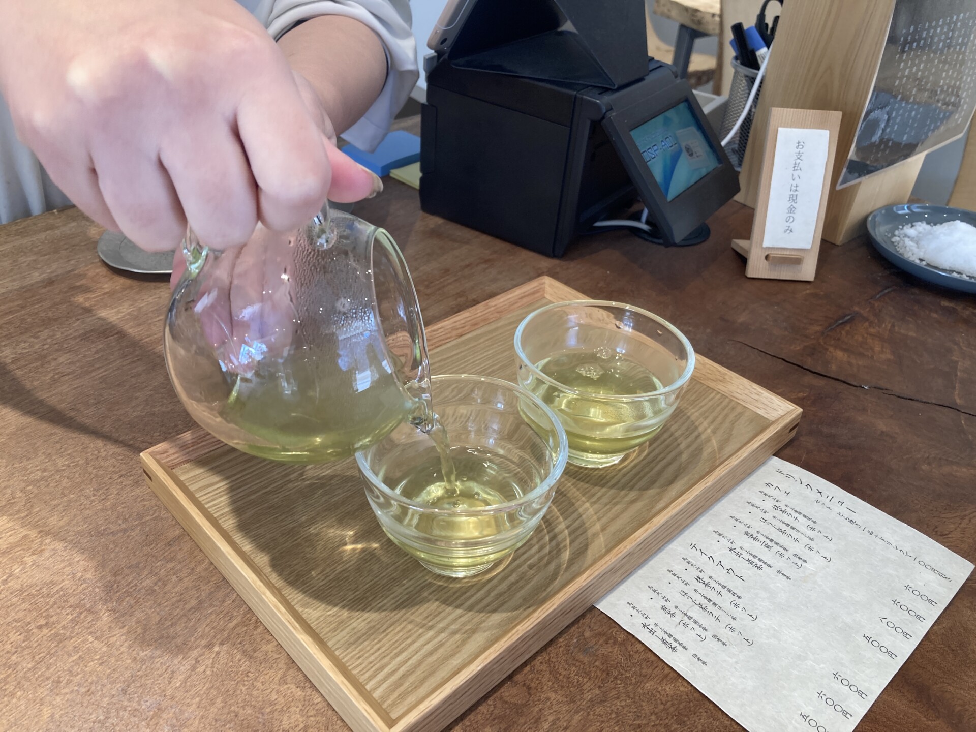 温度を変えながら三度楽しめる、奥行きのある煎茶です。