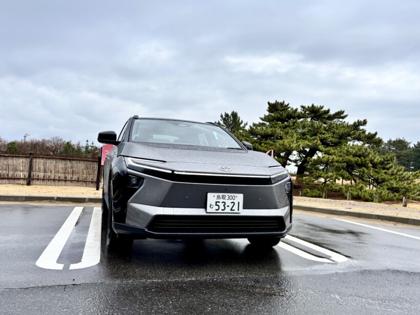 トヨタ bZ4X 外観（鳥取市内での試乗風景）