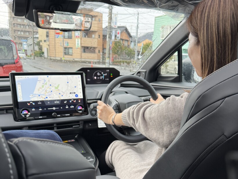 トヨタ bZ4X 外観（鳥取市内での試乗風景）