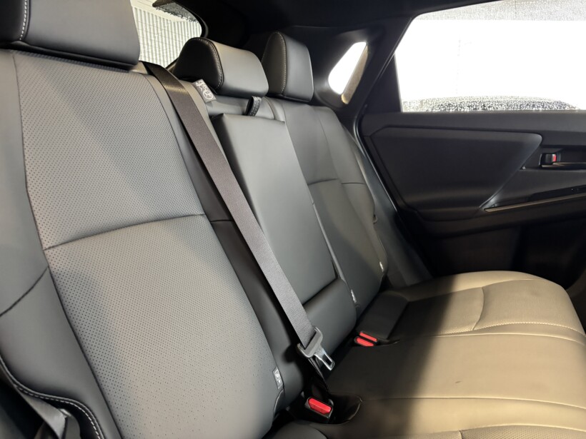 トヨタ bZ4X インテリア　室内