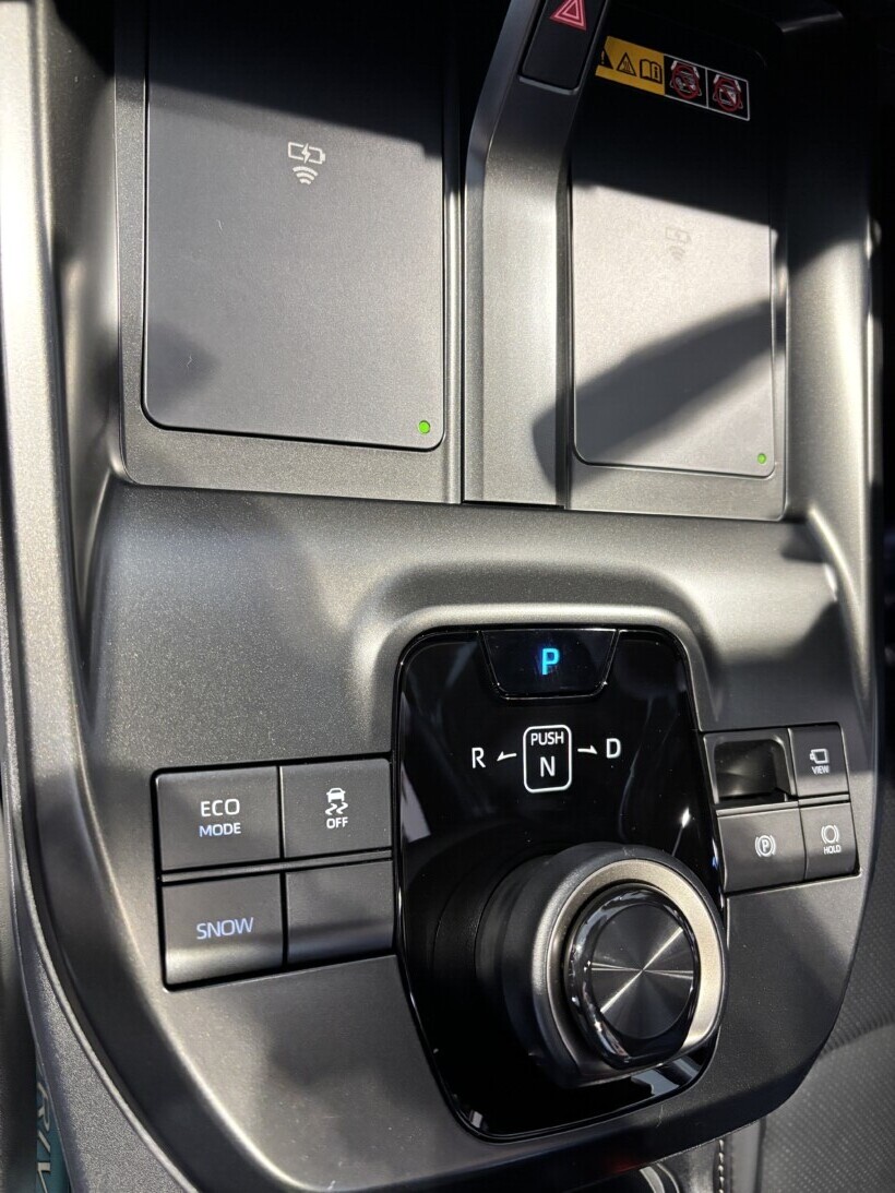 トヨタ bZ4X インテリア　室内