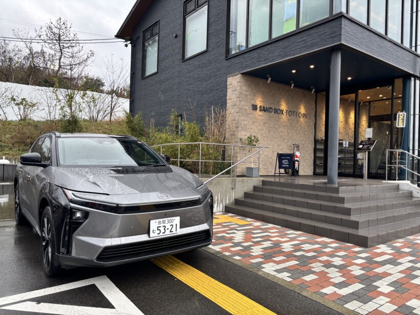 トヨタ bZ4X 外観（鳥取市内での試乗風景）