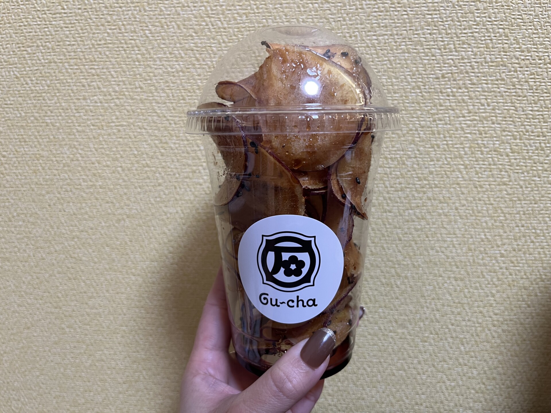 カリカリとした食感と、さつまいものやさしい甘みがクセになる美味しさ。